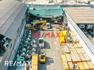 Foto 11 de Venta De Local Industrial 1576 M2 En Av Cascanueces -Santa Anita
