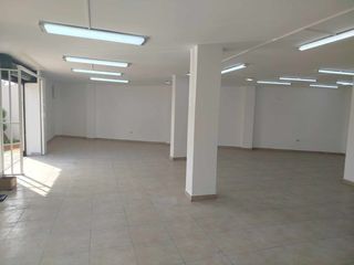 Foto 1 de En Renta Local Comercial  Al ingreso de la urbanización el Condado