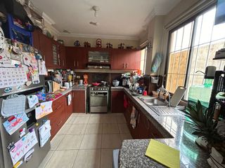 Foto 2 de Venta de Casa grande en Guayacanes etapa 4 Cerca a la Iglesia Juan Apostol