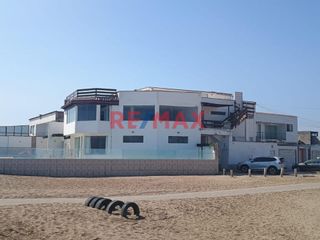 Foto 1 de Venta Duplex Frente A La Playa En Chorrillos