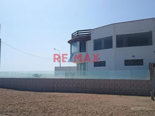 Foto 2 de Venta Duplex Frente A La Playa En Chorrillos