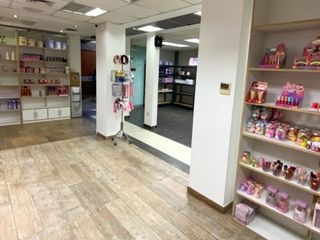 Foto 1 de Alquiler De Local Comercial 1Er Piso 200M2 Frente A La Reniec De Independencia