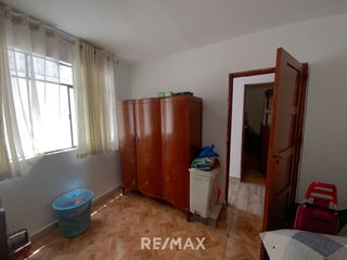 Foto 5 de Venta De Hermosa Casa De 3 Pisos Ubicada En La Mejor Zona Del Rimac, En La Av La Capilla.