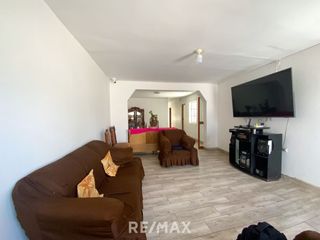 Foto 7 de Venta De Hermosa Casa De 3 Pisos Ubicada En La Mejor Zona Del Rimac, En La Av La Capilla.