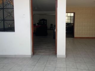 Foto 10 de Venta De Hermosa Casa De 3 Pisos Ubicada En La Mejor Zona Del Rimac, En La Av La Capilla.