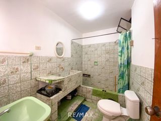 Foto 27 de Venta De Hermosa Casa De 3 Pisos Ubicada En La Mejor Zona Del Rimac, En La Av La Capilla.