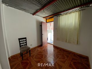 Foto 26 de Venta De Hermosa Casa De 3 Pisos Ubicada En La Mejor Zona Del Rimac, En La Av La Capilla.