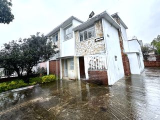Foto 2 de ARRIENDO CASA REMODELADA PARA OFICINA LOS ALCAZARES