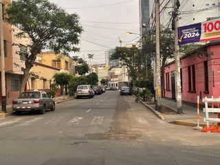 Foto 7 de VENTA DE CASA COMO TERRENO EN LA INMEJORABLE ZONA DE BREÑA