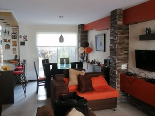Foto 2 de MODERNA CASA EN VENTA, SECTOR LA ARMENIA