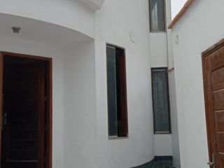 Foto 2 de VENDO CASA EN BRISAS DE VILLA DE 300 MTS2 DE 4 DORMITORIOS