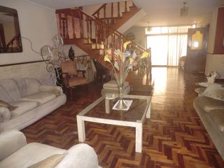 Foto 1 de Bajó de precio ! Vendo casa at.345 m2 en excelente ubicación !