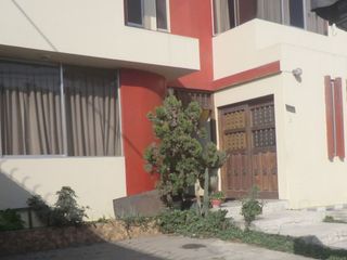 Foto 2 de Bajó de precio ! Vendo casa at.345 m2 en excelente ubicación !