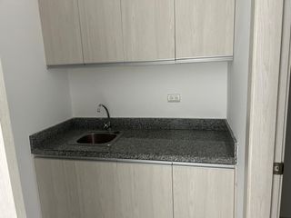Foto 3 de ALQUILO OFICINA EN 100 OLIVOS PARC