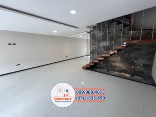 Foto 2 de AMPLIA CASA DE CINCO DORMITORIOS EN VENTA, Sector Sudamericano Ricaurte C1432