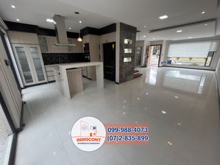 Foto 3 de AMPLIA CASA DE CINCO DORMITORIOS EN VENTA, Sector Sudamericano Ricaurte C1432