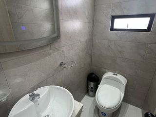 Foto 7 de AMPLIA CASA DE CINCO DORMITORIOS EN VENTA, Sector Sudamericano Ricaurte C1432