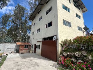 Foto 7 de AMPLIA CASA RENTERA CON AREA VERDE Y JARDINES, Sector La Raya Ricaurte C1433