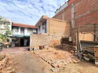 Foto 2 de AMPLIO TERRENO EN VENTA- MIRAFLORES ZONA BAJA