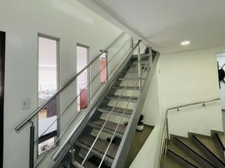 Foto 7 de ESPECTACULAR CASA COMERCIAL EN PONTEVEDRA