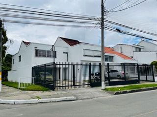 Foto 1 de ESPECTACULAR CASA COMERCIAL EN PONTEVEDRA