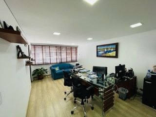 Foto 2 de ESPECTACULAR CASA COMERCIAL EN PONTEVEDRA