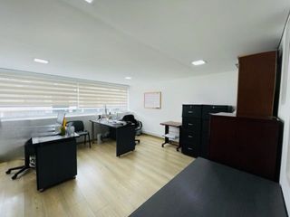 Foto 8 de ESPECTACULAR CASA COMERCIAL EN PONTEVEDRA