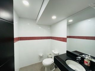 Foto 11 de ESPECTACULAR CASA COMERCIAL EN PONTEVEDRA