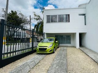 Foto 20 de ESPECTACULAR CASA COMERCIAL EN PONTEVEDRA