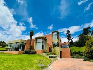 Foto 2 de Espectacular Casa Macadamia- Vía La Calera 430 m2