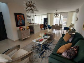 Foto 1 de Via La Costa, Renta de Hermosa Casa 3 Dorm. en Urbanización Privada