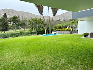 Foto 5 de Venta espectacular residencia Urb. La Planicie 1ra etapa, La Molina. Vista al golf