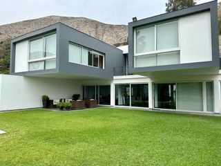 Foto 8 de Venta espectacular residencia Urb. La Planicie 1ra etapa, La Molina. Vista al golf