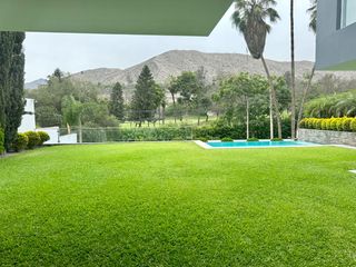 Foto 15 de Venta espectacular residencia Urb. La Planicie 1ra etapa, La Molina. Vista al golf