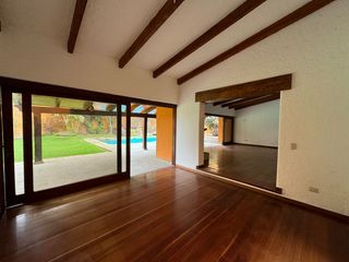 Foto 5 de Venta linda casa  muy cerca a Chacarilla. Surco