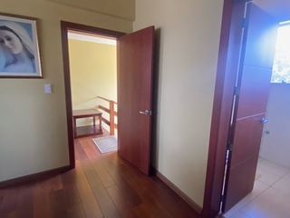 Foto 7 de Casa en renta 4 dormitorios en Urbanización Santa Lucia Norte de Quito