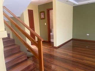 Foto 16 de Casa en renta 4 dormitorios en Urbanización Santa Lucia Norte de Quito