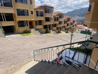 Foto 21 de Casa en renta 4 dormitorios en Urbanización Santa Lucia Norte de Quito
