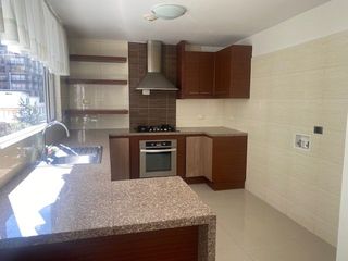 Foto 24 de Casa en renta 4 dormitorios en Urbanización Santa Lucia Norte de Quito