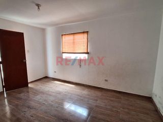 Foto 3 de Casa En Venta Av. Libertad Huanchaco Tradicional 4 Cuadras De La Playa 232.70M2-1115492