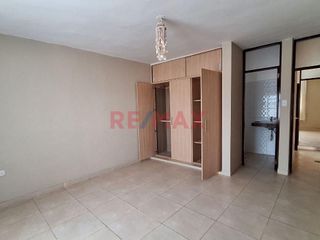 Foto 8 de Casa En Venta Av. Libertad Huanchaco Tradicional 4 Cuadras De La Playa 232.70M2-1115492