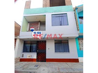 Foto 1 de 1118843 Casa En Angamos Con 2 Deparatmentos A 5 Cdras De La Av Néstor Gambeta Ventanilla