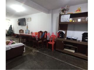 Foto 4 de 1118843 Casa En Angamos Con 2 Deparatmentos A 5 Cdras De La Av Néstor Gambeta Ventanilla