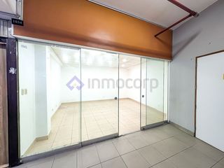 Foto 3 de ¡Haz crecer tu negocio! Local Comercial de 24m² en el icónico Compu Palace – Miraflores