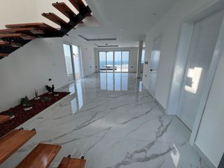 Foto 7 de Casa de venta frente al mar en Playa Alta - Manta