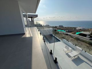Foto 12 de Casa de venta frente al mar en Playa Alta - Manta