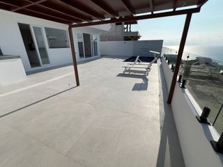 Foto 13 de Casa de venta frente al mar en Playa Alta - Manta