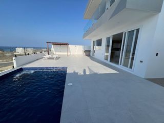Foto 14 de Casa de venta frente al mar en Playa Alta - Manta