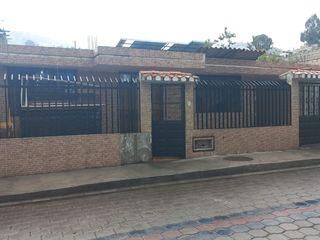 Foto 1 de Vendo Casa de 438.67m, Chillogallo Santa Martha