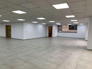 Foto 4 de Oficina de arriendo sobre la av. república del salvador